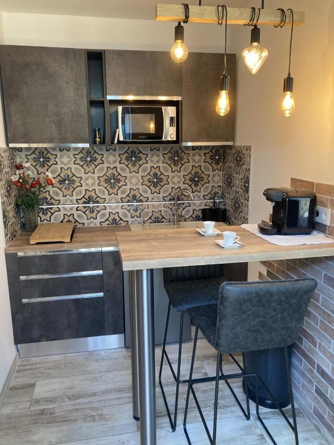 Le Studio D'Auguste- Coeur De Nimes-Chaleureux-Emplacement Ideal Bagian luar foto