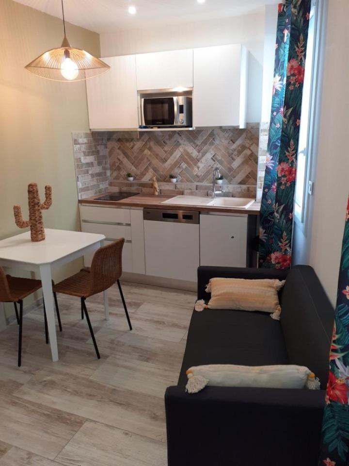 Le Studio D'Auguste- Coeur De Nimes-Chaleureux-Emplacement Ideal Bagian luar foto