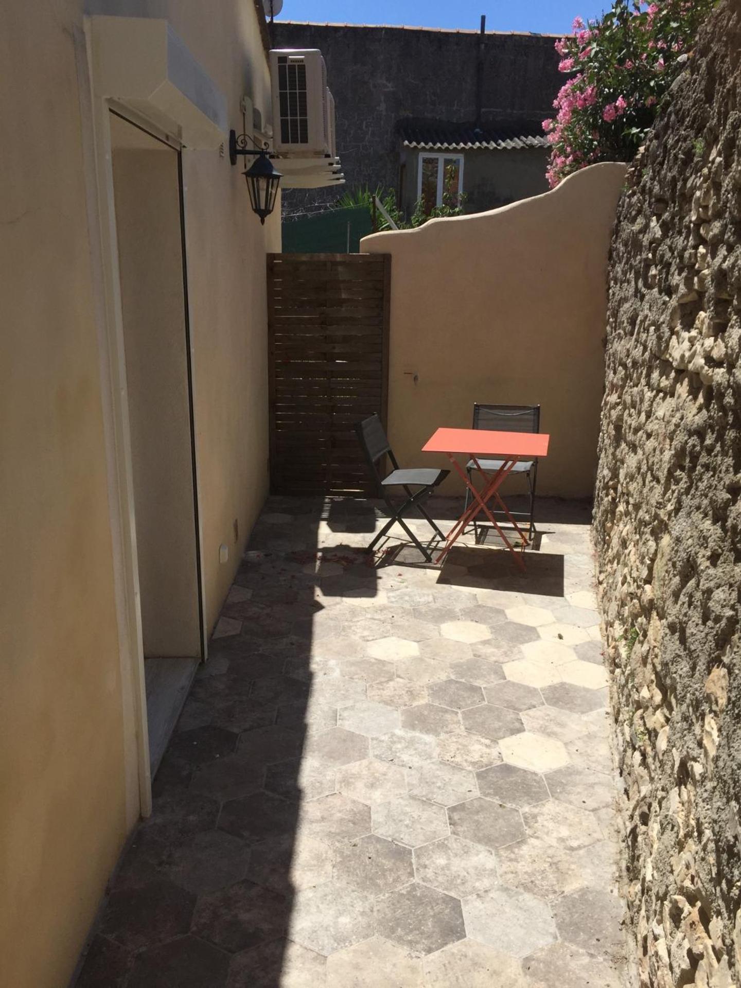 Le Studio D'Auguste- Coeur De Nimes-Chaleureux-Emplacement Ideal Bagian luar foto